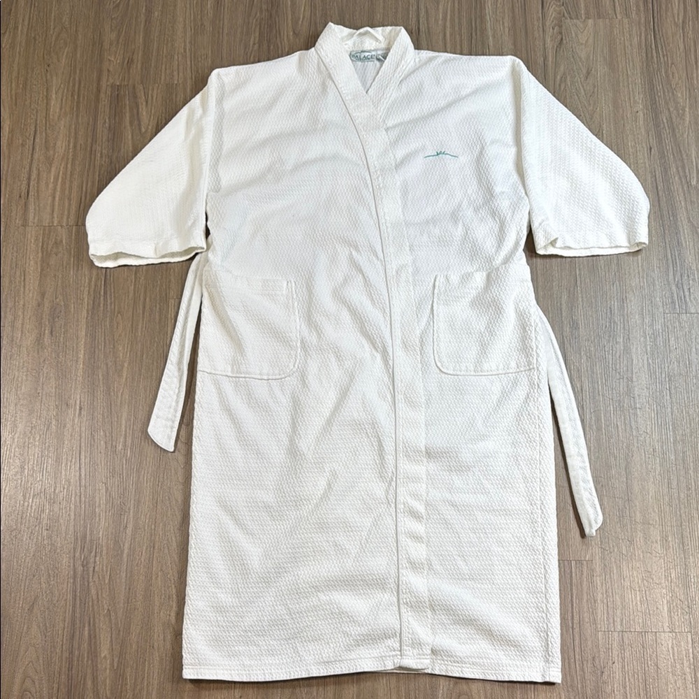 White Unisex Textured Resort Bathrobe 60% Cotton